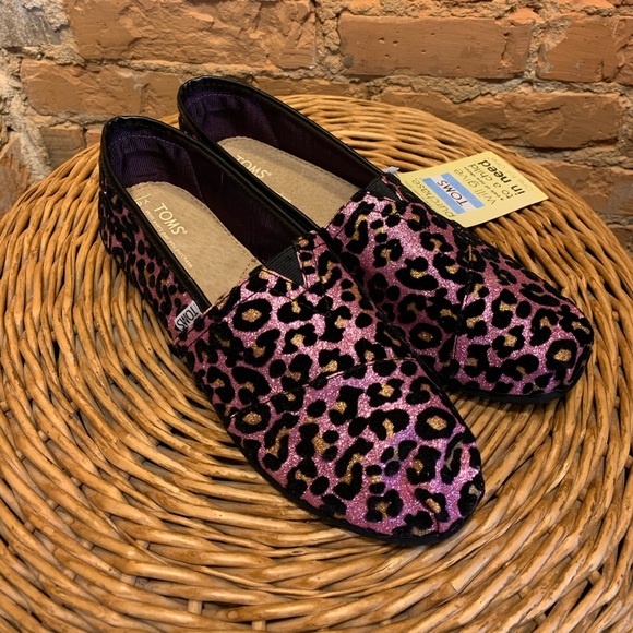 pink leopard toms
